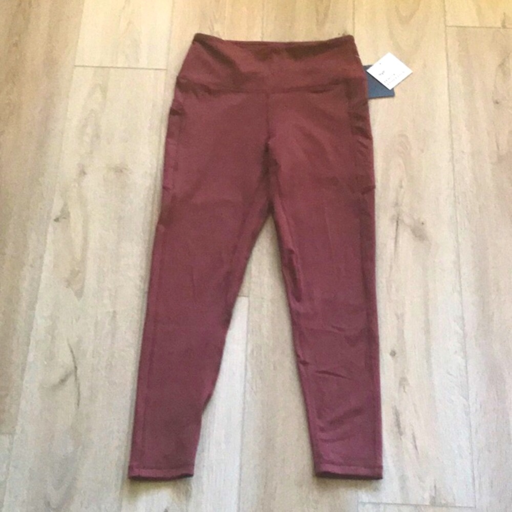NWT Senita Athletics Rust Maroon Leggings with Side Pockets Size Medium